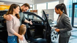Private Selling vs. Dealership Options in Ontario