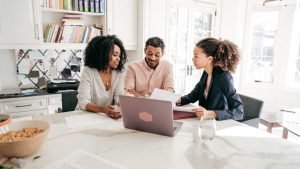 What Is the Average Family Income in Canada in 2024